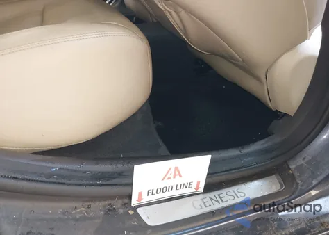 2015 Hyundai Genesis 3.8 from USA, damaged, VIN KMHGN4JE5FU081009